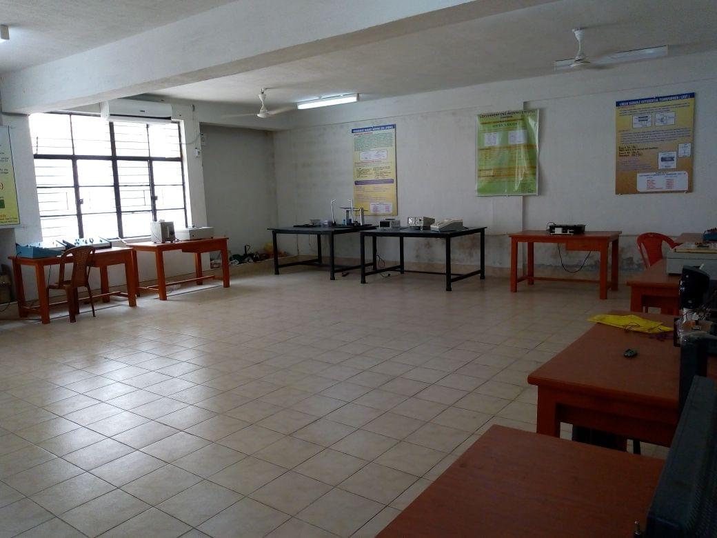 Chaibasa Engineering College, Techno India Group laboratories photo 4